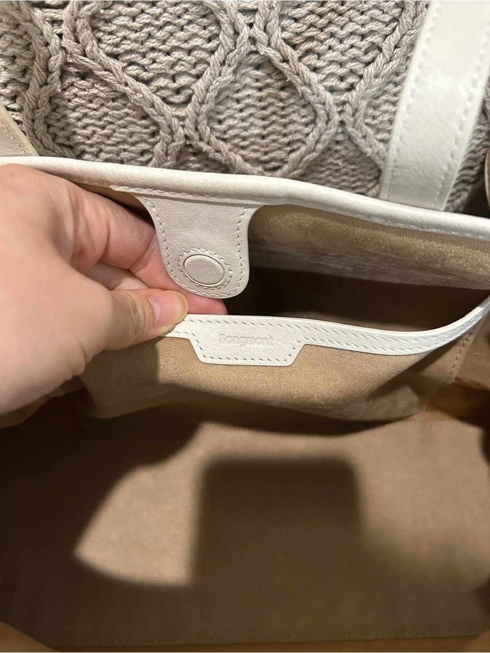 ✨ Authentic Songmont Lattice Shellseeker Bag - Cloud ( Off White) Retail $610 ✨ - Picture 12 of 15